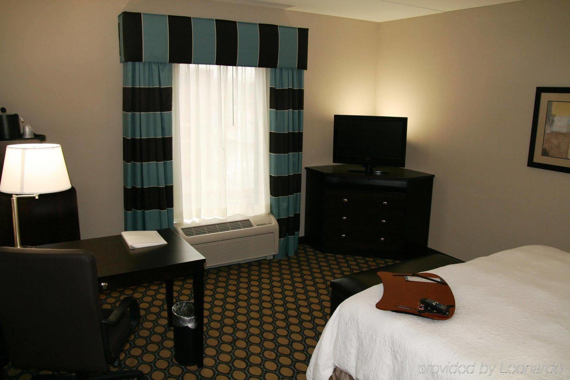 Hampton Inn North Brunswick Township Exterior foto