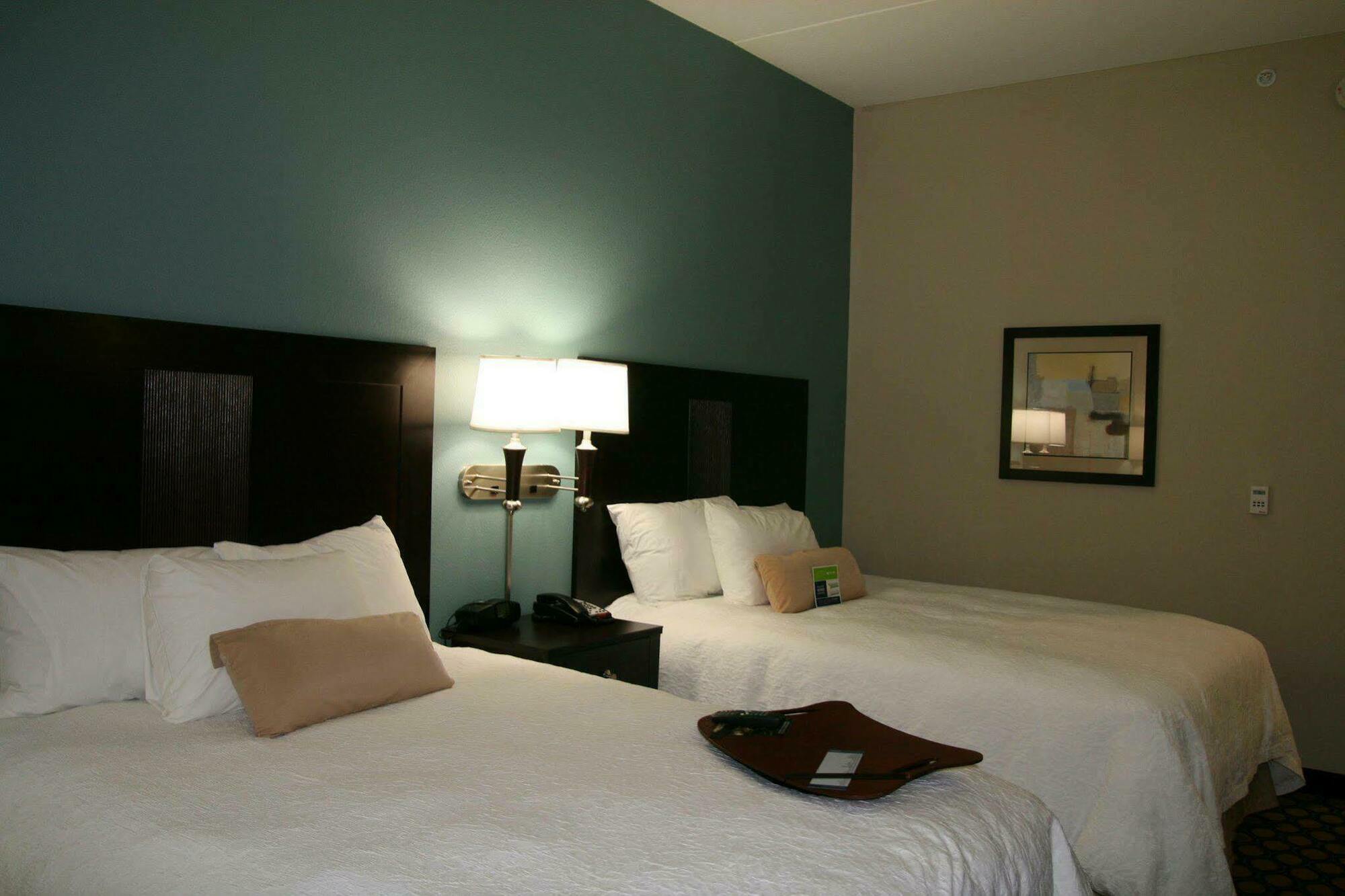 Hampton Inn North Brunswick Township Exterior foto